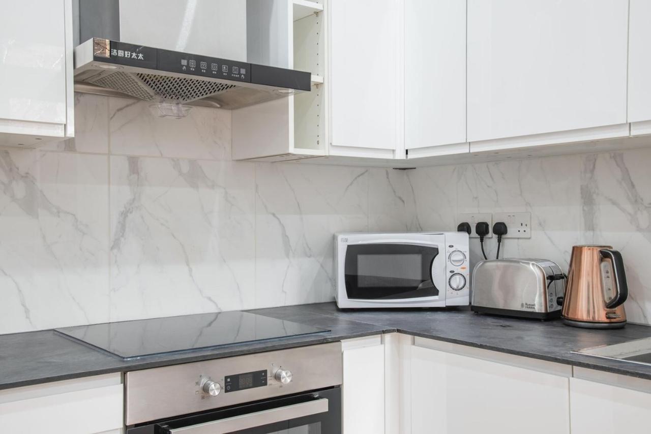 Comfortable Flat In Hammersmith Apartment London Exterior photo